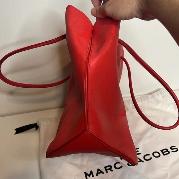 The Marc Jacobs East/West leather tote - Picture 7 of 8